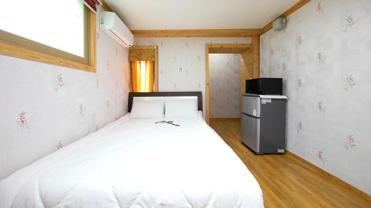 Samcheok Sol Beach Pension Exterior foto